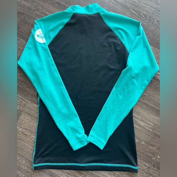 Roxy Women’s Rash Guard Size Small - Picture 2 of 9